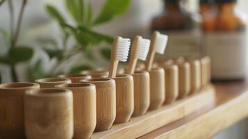 en linje av bambu tandborste innehavare designad till ha kvar tandborstar torr och hygienisk utan tillsats till plast förorening foto
