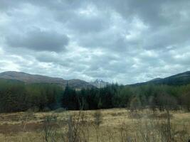 en se av de skottland landsbygden nära de glencoe bergen foto