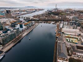 stor kanal docka i dublin, irland förbi Drönare foto