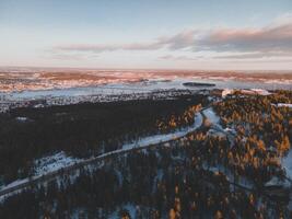 visningar av sodra berget i sundsvall, Sverige förbi Drönare foto