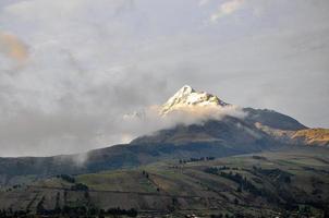 vulkanen ilinizas, ecuador foto