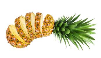 skivad ananas isolerad på vit bakgrund foto