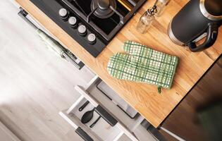 trä- kök möbel och trä- disken topp foto