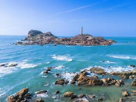 antenn se av ke ga strand på mui nej, phan thiet, binh thuan, vietnam. ke ga cape eller fyr är de mest favorit destination för besökare. foto