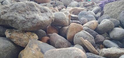 Foto av en stor lugg av stenar