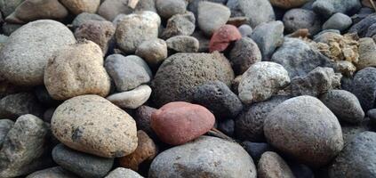 Foto av en stor lugg av stenar