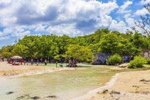 playa del carmen mexico 28. maj 2021 tropisk mexikansk strand cenote punta esmeralda playa del carmen mexico. foto