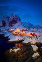 Hamnoy fiske by på lofoten öar, Norge foto