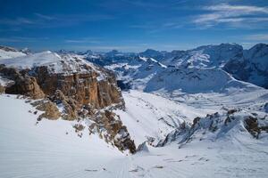 åka skidor tillflykt i dolomiterna, Italien foto