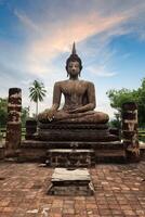 buddha staty hand stänga upp detalj foto