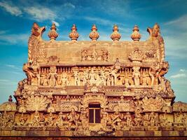 periyanayaki amman tempel, darasuram foto