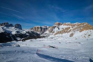 åka skidor tillflykt i dolomiterna, Italien foto