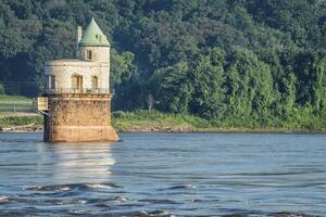 vatten intag torn på mississippi flod foto