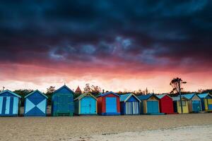 färgrik strand hus på soluppgång i Brighton strand melbourne foto