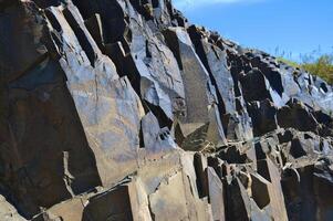 petroglyphs inom de arkeologisk landskap av tamgaly. almaty område, kazakhstan foto