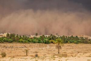 sandstorm i gafsa, tunisien foto