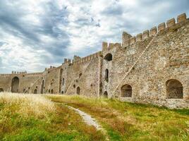 mamure slott, medeltida slott krenellationer, embrasures, parapet och merlons foto