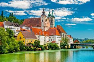 utsikt över saint michaels kyrka i steyr, övre Österrike foto