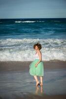 skön flicka Framställ på de strand. guld kust, Australien, queensland foto