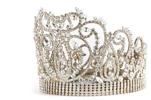 krona eller tiara isolerat på en vit bakgrund foto
