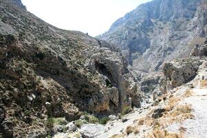 kotsifou kanjon, en enorm klyfta i de bergen av crete foto