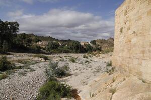 kollapsade santa barbara bro efter översvämningar flera år sedan, almeria, andalusien, Spanien foto