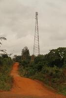 röd jord i possotom, benin foto