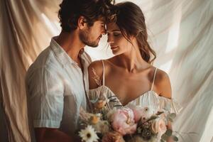 en man och kvinna är fattande varje Övrig medan innehav en bukett av blommor foto