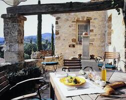 typisk maträtter med grönsaker i en restaurang i provence, sydlig Frankrike foto