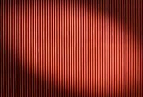 de textur av de staket tillverkad av röd profilerad ark. bakgrund. Plats för text. 4 foto