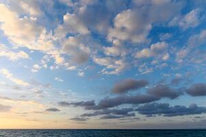 solnedgång himmel medelhavs vår cypern hav moln foto