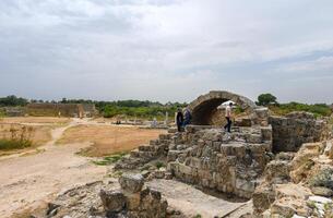 kolonner och ruiner i de gammal stad av salamis i Cypern. salamis ruiner, famagusta, turkiska republik av nordlig Cypern, Cypern. 1 foto