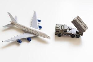 topp se på plast modell militär fordon och flygplan foto