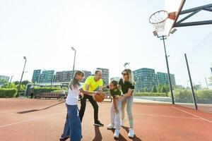 basketboll med familj göra mig Lycklig. foto