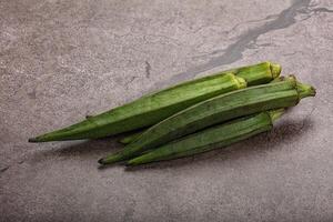 grön mogen gott okra tropisk vegetabiliska foto