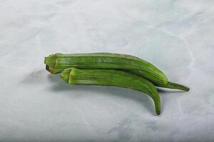 rå organisk naturlig okra vegetabiliska foto