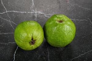 färsk mogen grön guava frukt foto