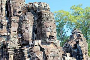 bayon tempel i kambodja, ansikten av okänd gudar foto