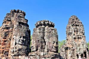 bayon tempel i kambodja, ansikten av okänd gudar foto