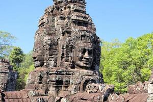 bayon tempel i kambodja, ansikten av okänd gudar foto