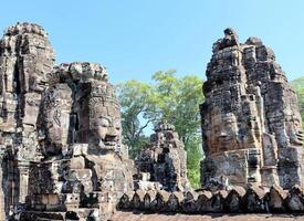 bayon tempel i kambodja, ansikten av okänd gudar foto