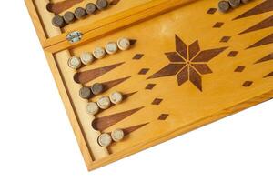 trä- backgammon styrelse på vit bakgrund isolerat foto