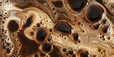 stänga upp abstrakt brun kola former latte konst i kaffe. flytande textur kaffe bakgrund makro. cappuccino och mjölk skum stänga upp se. hög kvalitet Foto
