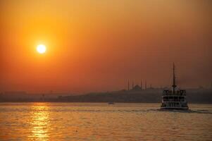 klassisk passagerare färjor, ett av de symboler av istanbul. foto