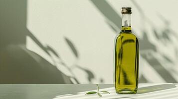 oliv olja flaska ad bakgrund med copyspace, vegetabiliska olja kommersiell producera, mat industri och detaljhandeln foto