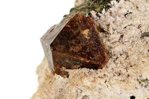 makro sten zirkon mineral på vit bakgrund foto
