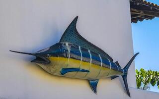 puerto escondido oaxaca mexico 2023 svärdfisk fisk staty skulptur figur i puerto escondido Mexiko. foto