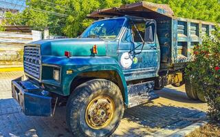 puerto escondido oaxaca mexico 2023 mexikansk tippvagn dumper dumpa lastbil lastbilar transportör i Mexiko. foto