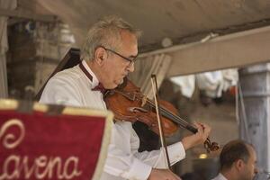 Venedig Italien 25 Mars 2019 gata musiker spelar i Venedig foto