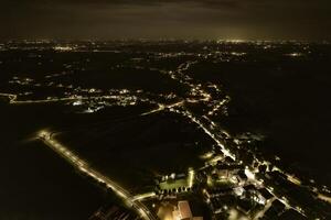 antenn natt se av en stad foto